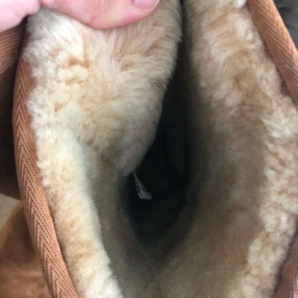 Uggs - Picture 4 of 4